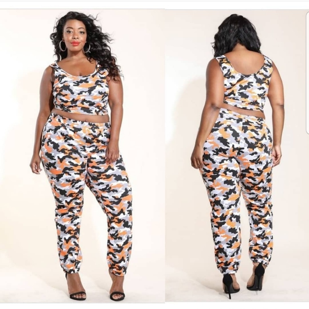 Plus Camo cropped set